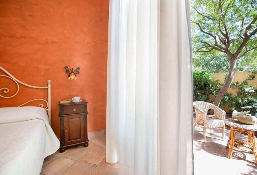 غرفة كومفورت, Cala Di Ponente