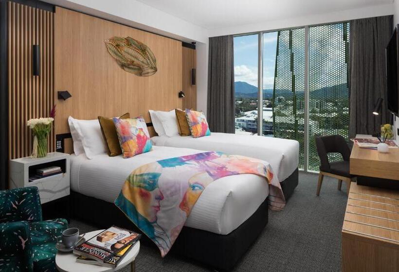 Семейный Номер, Crystalbrook Bailey