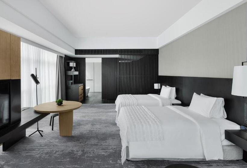 Номер Executive, Le Méridien Zhongshan