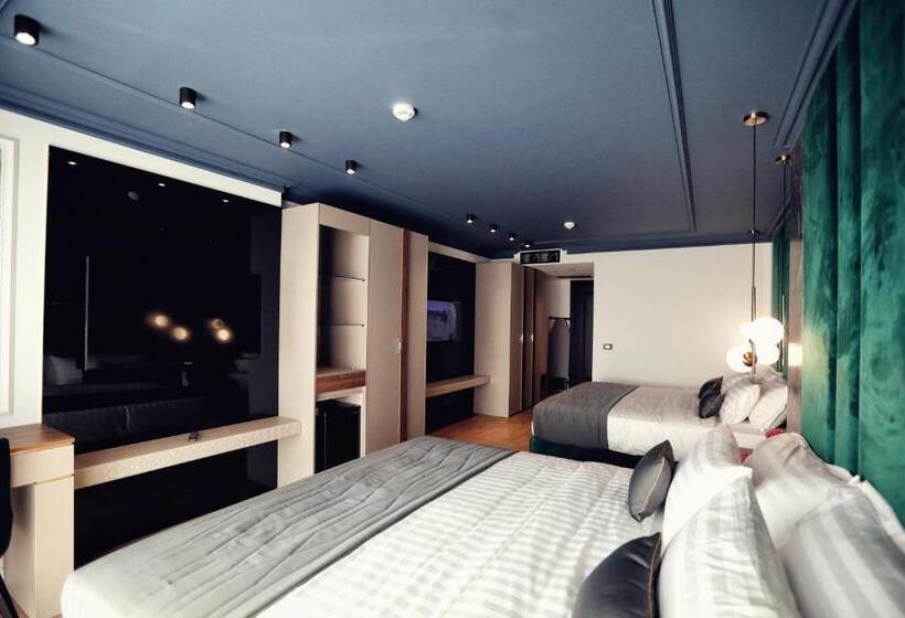 غرفة عائلية مطلّة علي البحر, Premium Sunrise