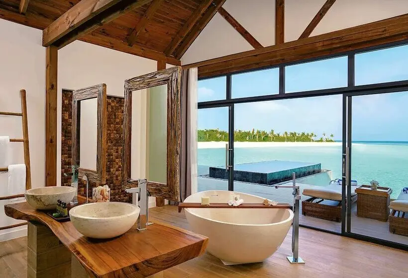 ویلای یک اتاق خوابه با استخر شنا, Kuredhivaru Resort & Spa Maldives