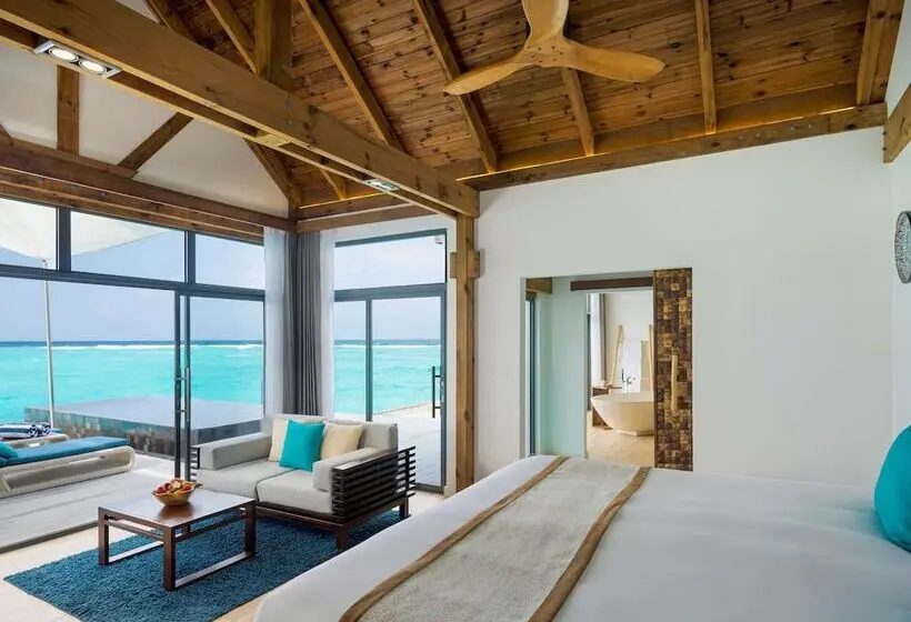 ویلای یک اتاق خوابه با استخر شنا, Kuredhivaru Resort & Spa Maldives