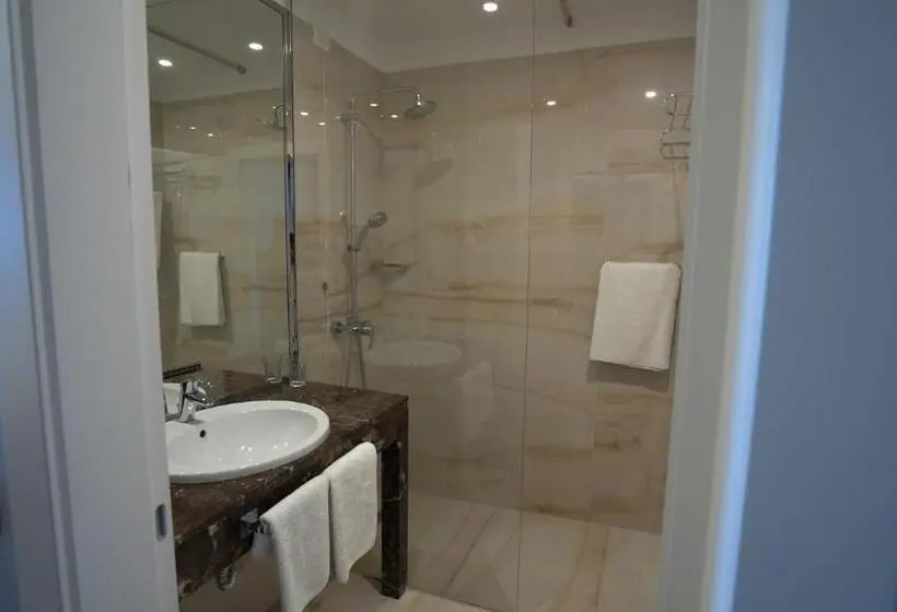 اتاق استاندارد سه نفره, Premium Beach