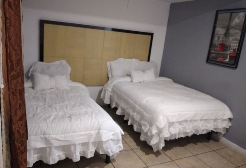 غرفة قياسية ثلاثية, Puerto Mexico