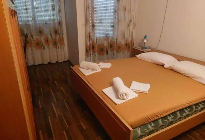 اتاق استاندارد با سرویس بهداشتی مشترک, Rooms Ana