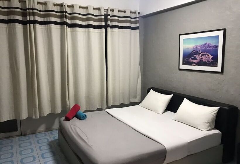 带阳台及侧面海景的标准房间, Seaview