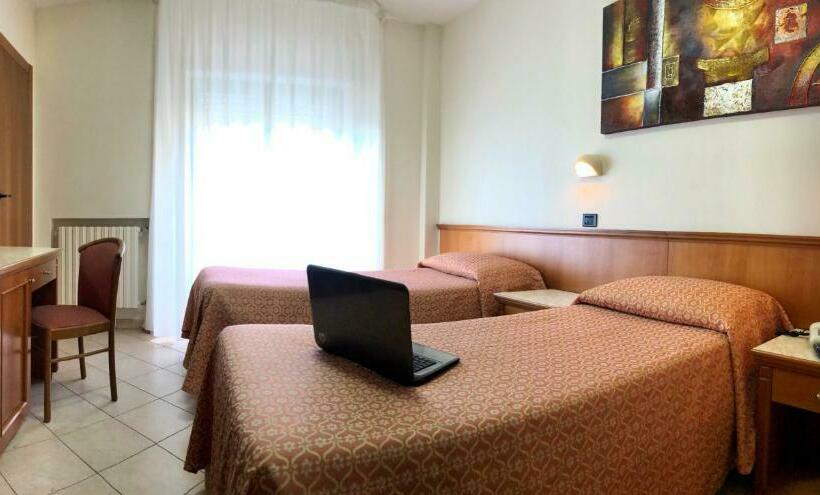 غرفة قياسية, Sollievo   San Gennaro