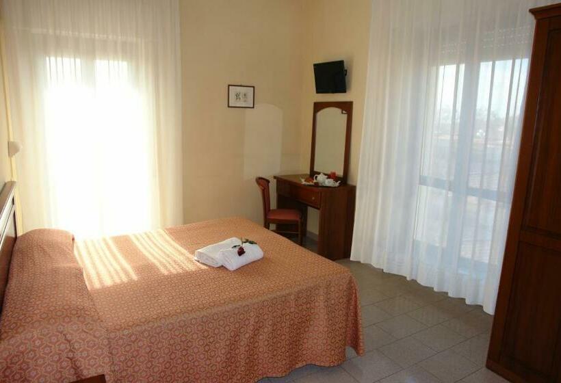 غرفة قياسية, Sollievo   San Gennaro