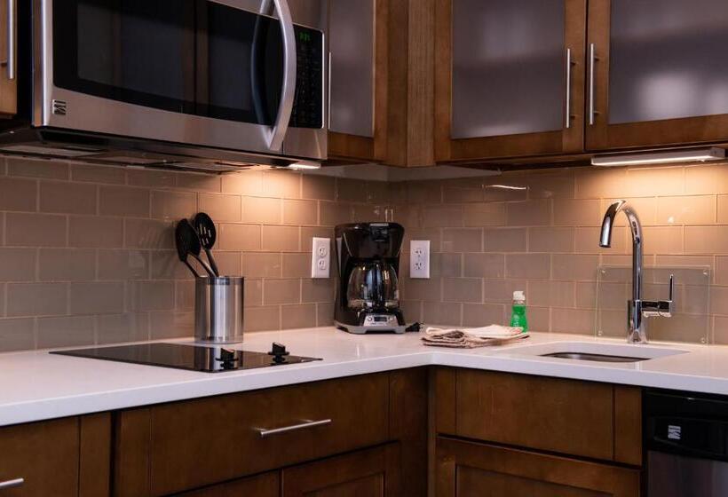 Люкс Deluxe Кровать Кинг, Staybridge Suites   St George, An Ihg