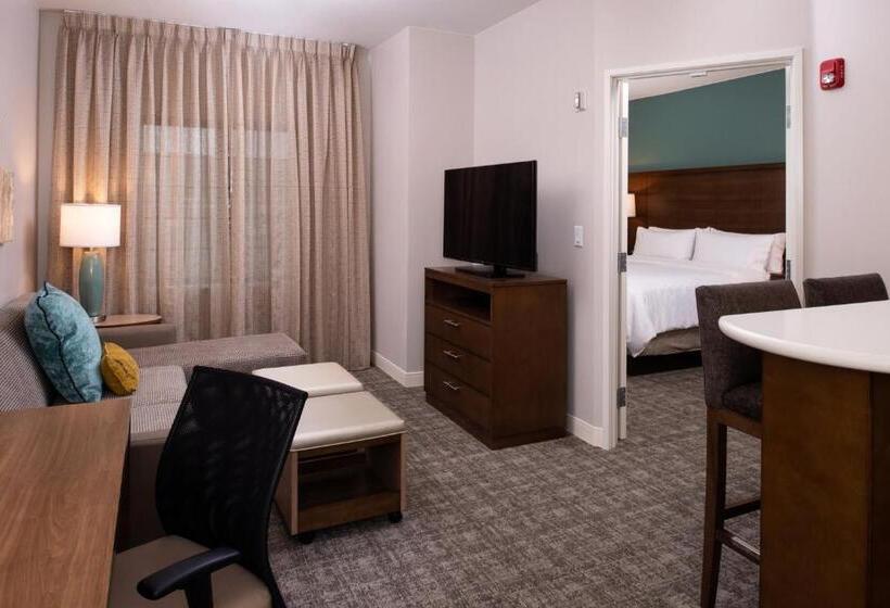 מיטת קינג בסוויטה, Staybridge Suites   St George, An Ihg