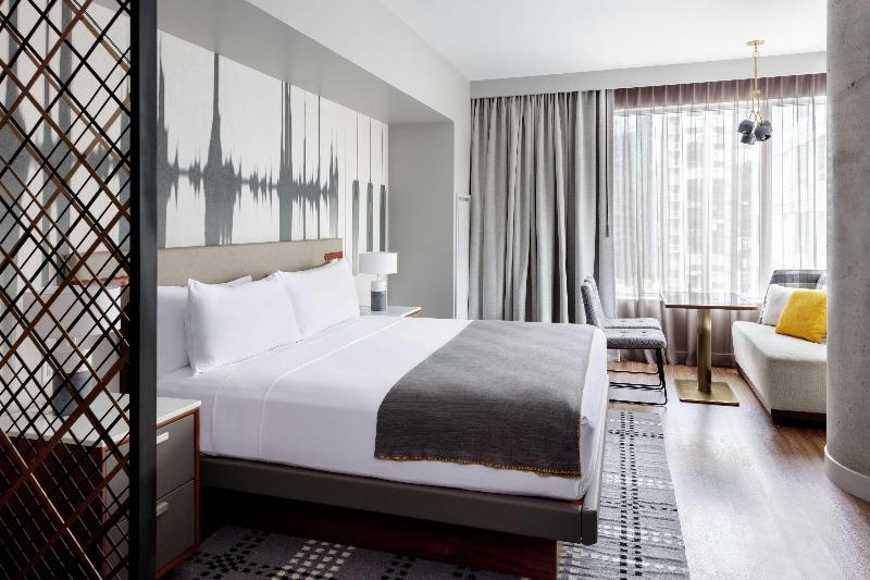 キングサイドベッドのスタンダードワンルーム, The Sound Hotel Seattle Belltown, Tapestry Collection By Hilton