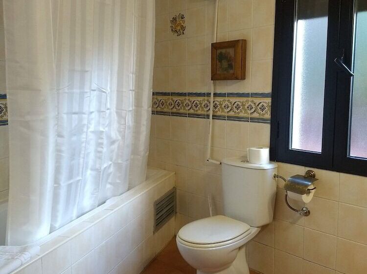 غرفة قياسية, Villa De Berzocana