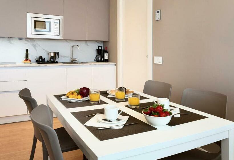 شقة غرفة واحدة, Sercotel Logroño Suites