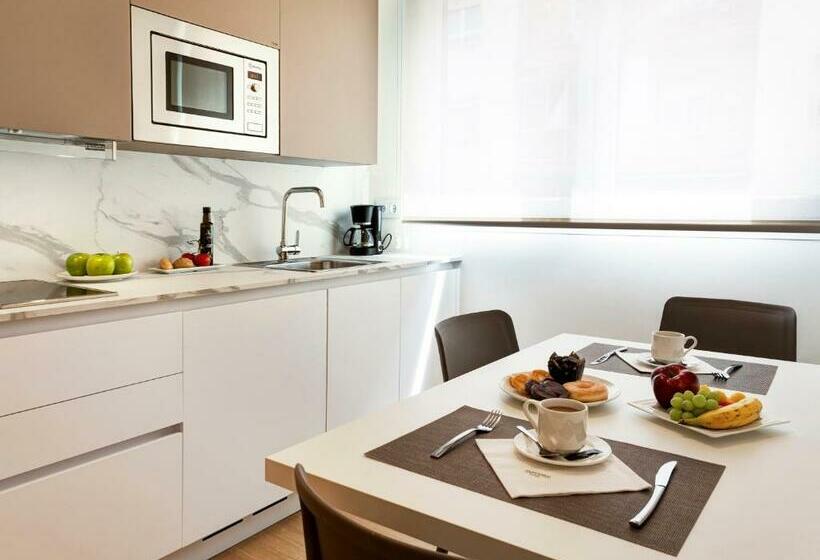 شقة غرفة واحدة, Sercotel Logroño Suites