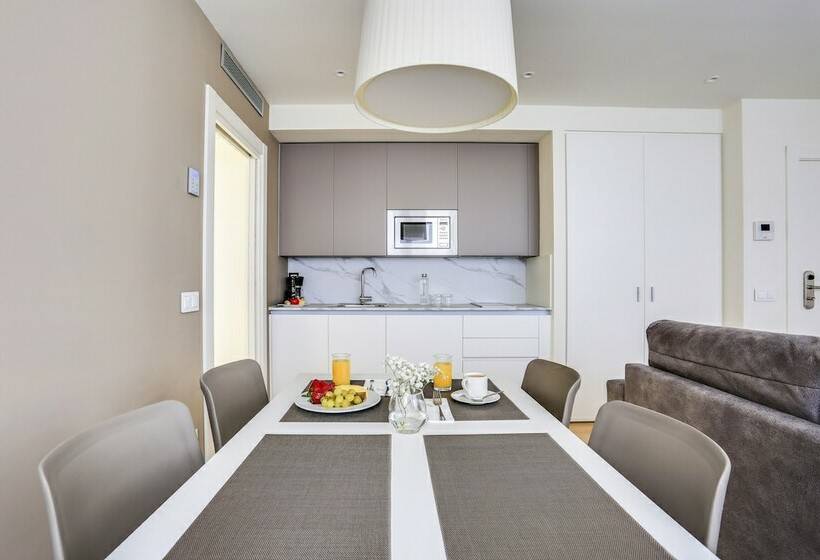 شقة غرفة واحدة, Sercotel Logroño Suites