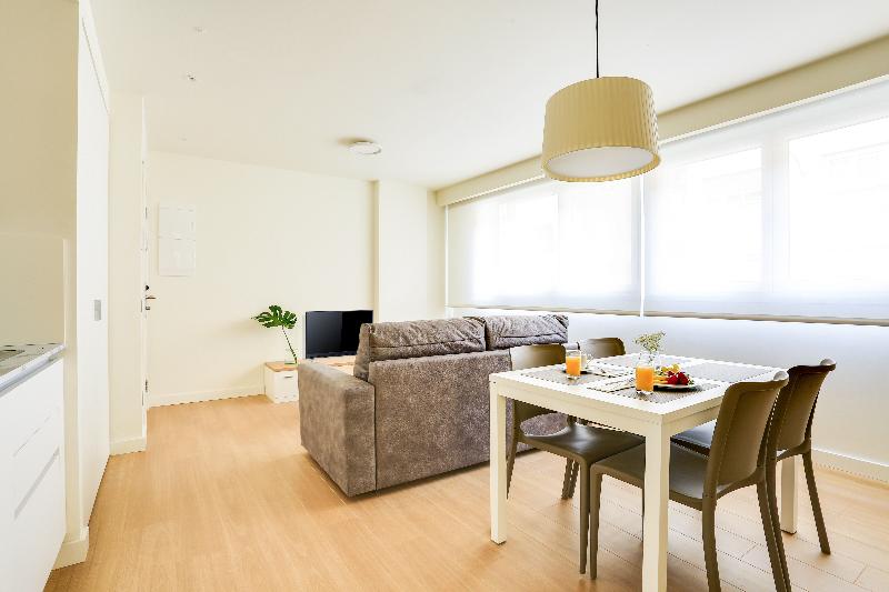 شقة غرفة واحدة, Sercotel Logroño Suites