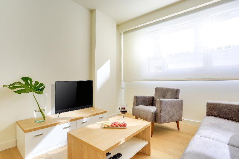 شقة غرفة واحدة, Sercotel Logroño Suites