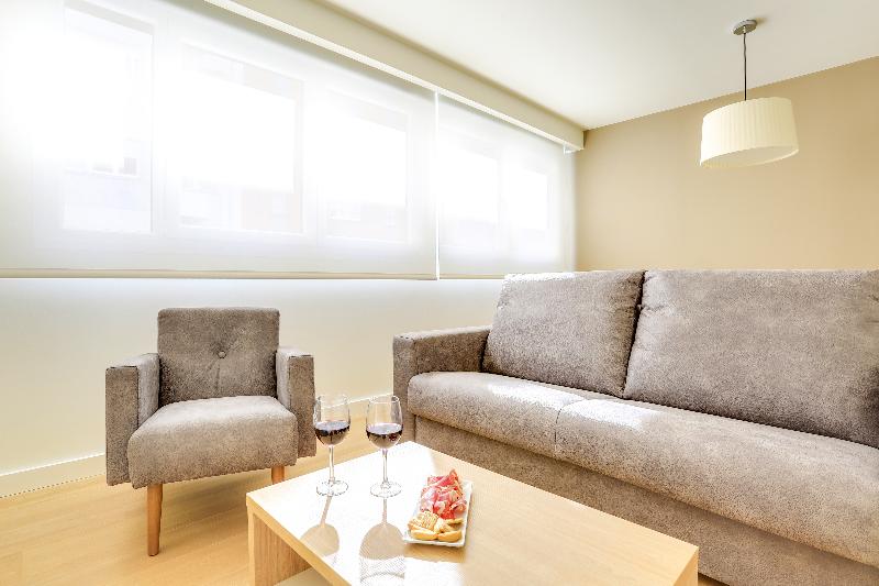 شقة غرفة واحدة, Sercotel Logroño Suites