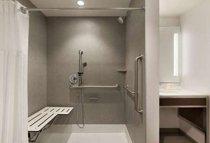 キングサイドベッドのスタンダードワンルーム, The Sound Hotel Seattle Belltown, Tapestry Collection By Hilton