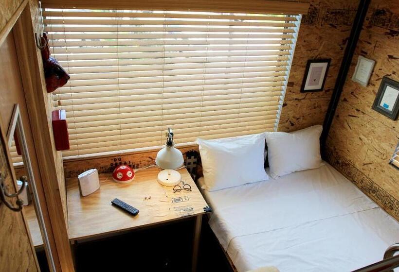 Bed in een Gedeelde Kamer, Crates At The Gaythering   Men Only   Hostel