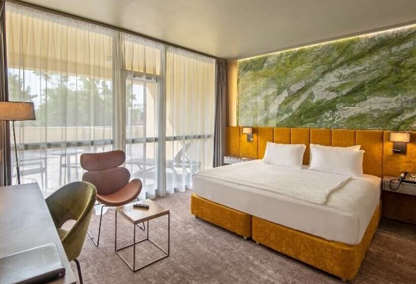 Семейный Номер, Azur Premium