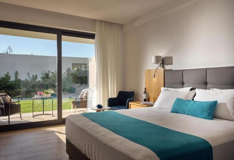 اتاق لوکس, Cavo Orient Beach Hotel & Suites