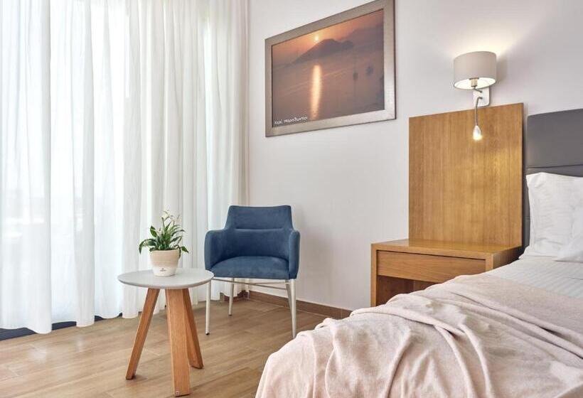 سوییت جونیور با چشم‌انداز دریا, Cavo Orient Beach Hotel & Suites