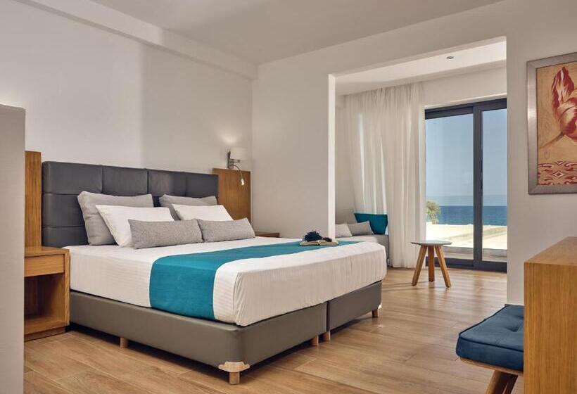 سوییت با چشم‌انداز دریا, Cavo Orient Beach Hotel & Suites