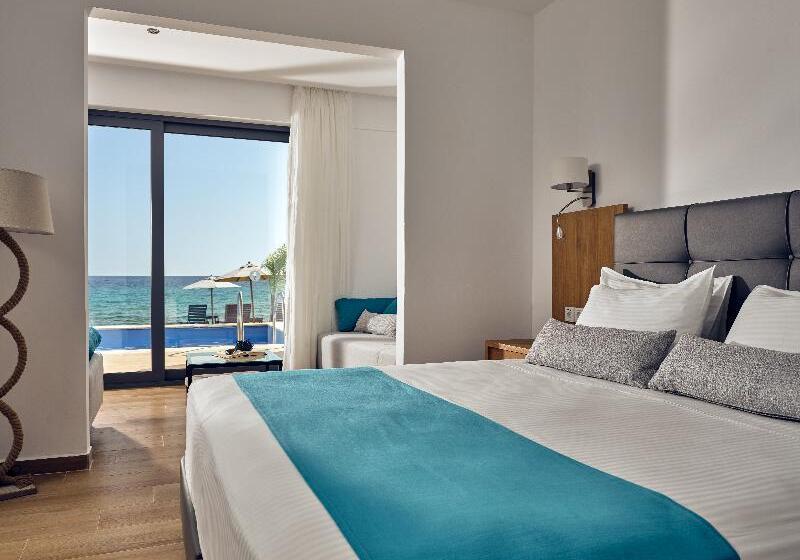 سوییت لوکس, Cavo Orient Beach Hotel & Suites