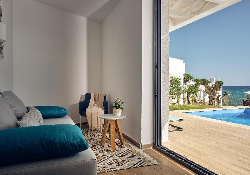 سوییت لوکس, Cavo Orient Beach Hotel & Suites