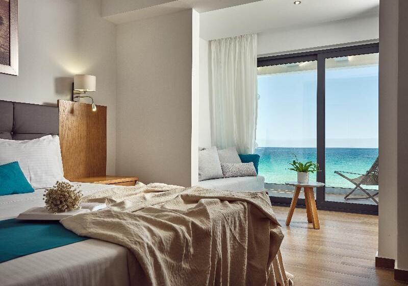 سوییت با چشم‌انداز دریا, Cavo Orient Beach Hotel & Suites