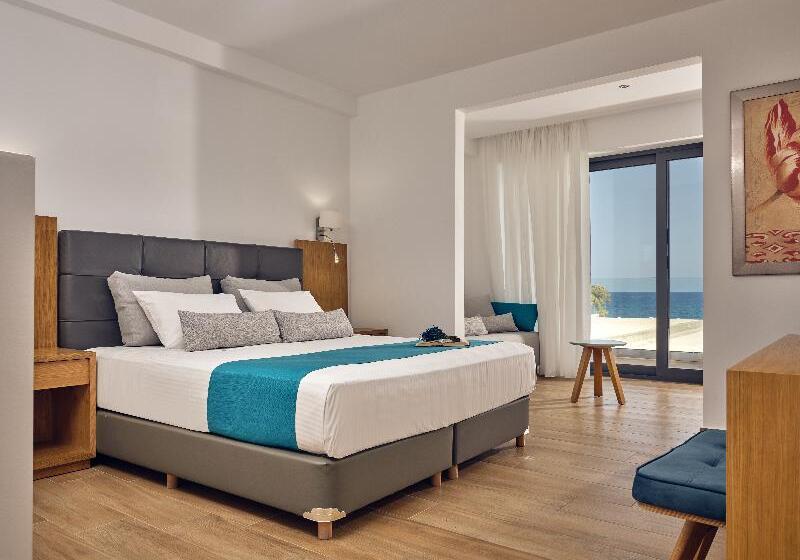 سوییت با چشم‌انداز دریا, Cavo Orient Beach Hotel & Suites