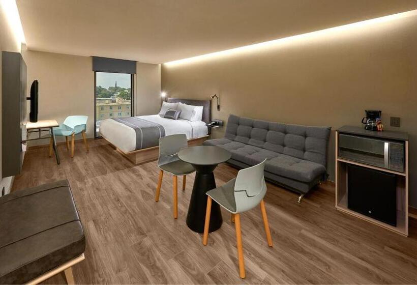 Люкс Кровать Кинг, City Express Plus By Marriott Tampico