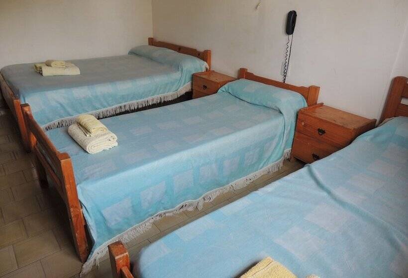 חדר סטנדרט לשלושה, Garay