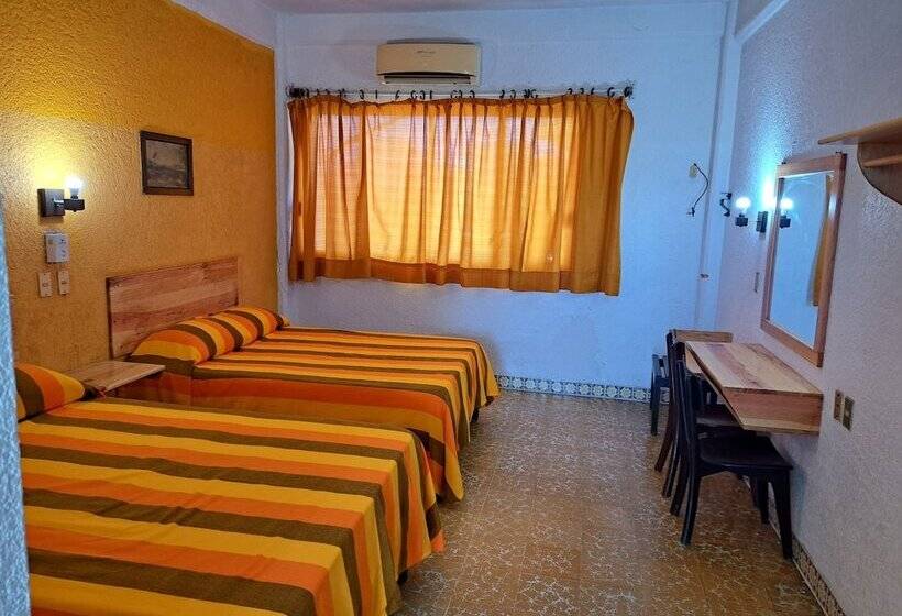 חדר משפחתי, Playa Azul