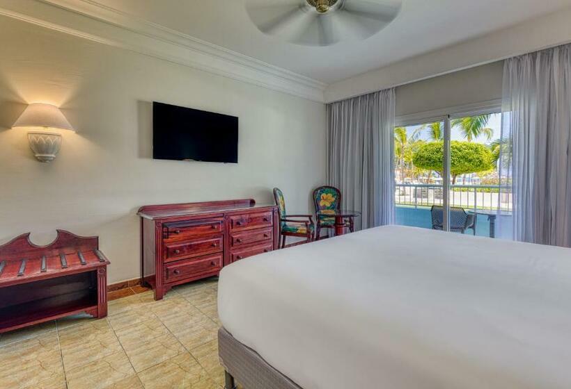 주니어 스위트 바다 전망, Senator Puerto Plata