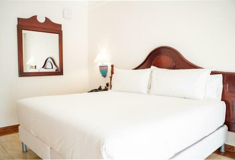 주니어 스위트, Senator Puerto Plata