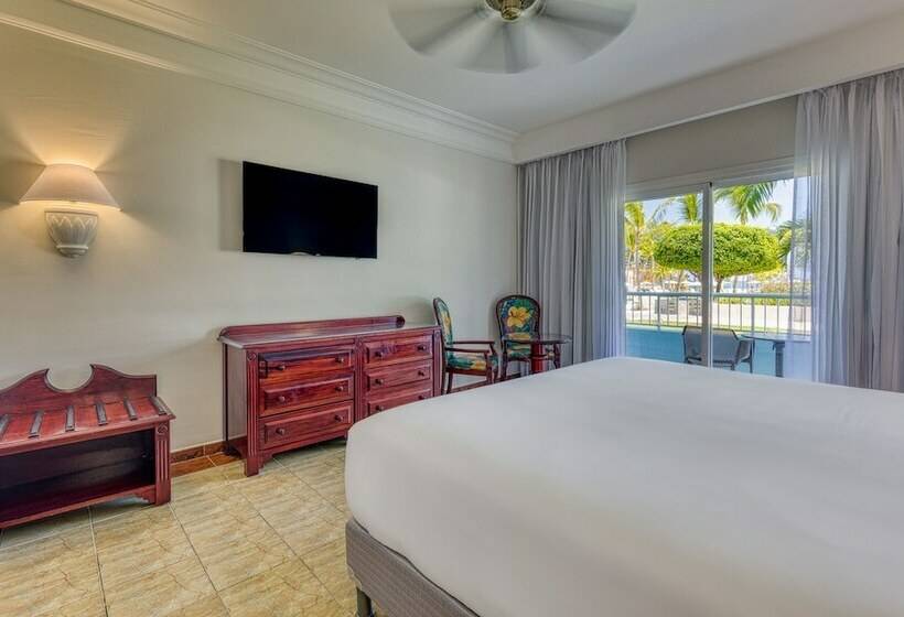 주니어 스위트, Senator Puerto Plata