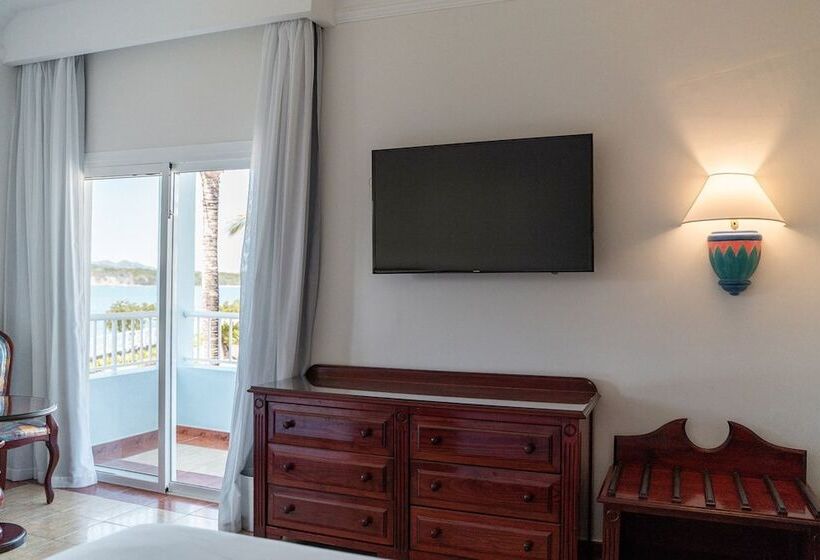 주니어 스위트 바다 전망, Senator Puerto Plata