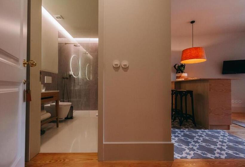 استودیوی استاندارد, Torel 1884 Suites & Apartments