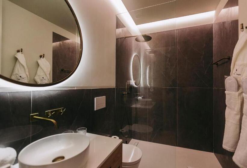 استودیوی استاندارد, Torel 1884 Suites & Apartments