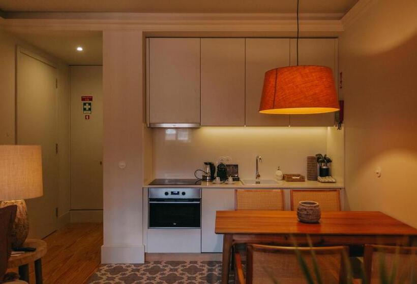 استودیوی استاندارد, Torel 1884 Suites & Apartments