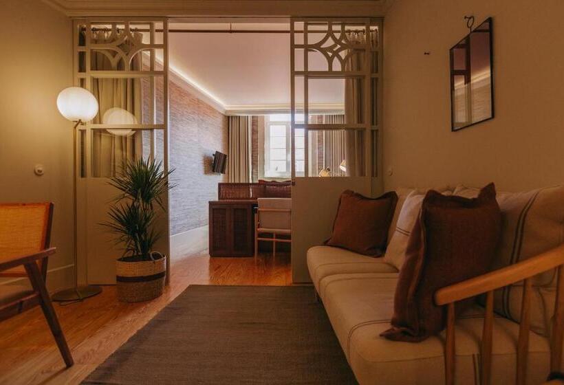 استودیوی استاندارد, Torel 1884 Suites & Apartments