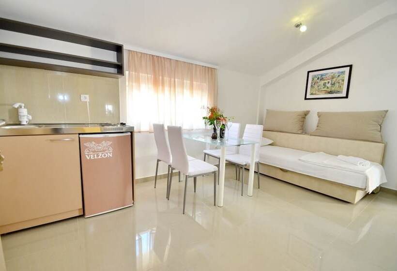 آپارتمان لوکس 2 خوابه, Villa Velzon Guesthouse