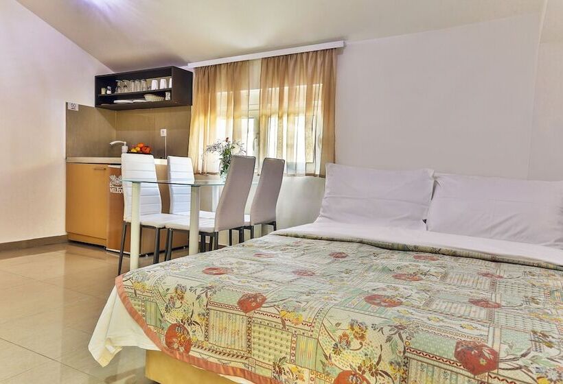آپارتمان لوکس 2 خوابه, Villa Velzon Guesthouse
