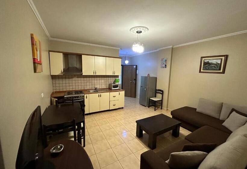 דירת חדר עם נוף לים ומרפסת, Espana Apart