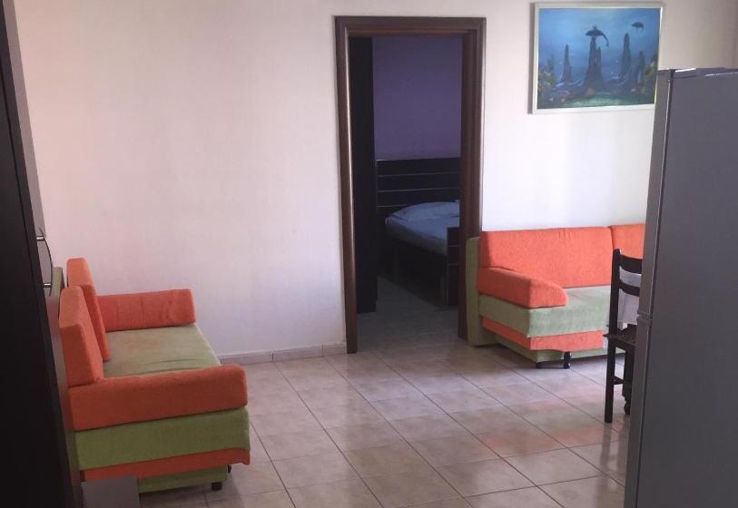 1 Bedroom Apartment Mountain View, Espana Apart