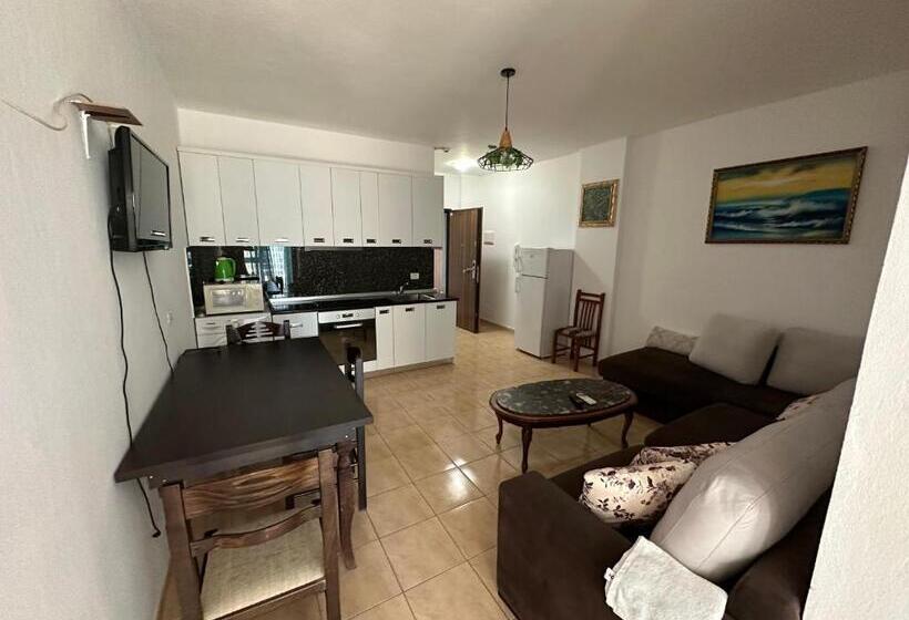 דירת חדר עם נוף לים ומרפסת, Espana Apart