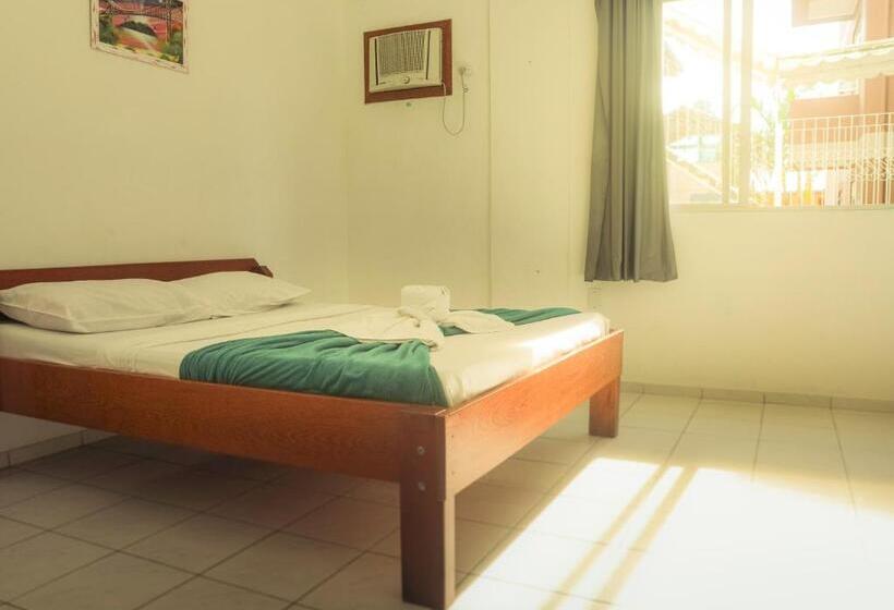 Economy-huone, Hanna Amsterdam Praia