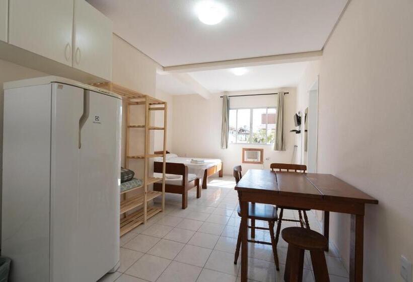 Quarto Economy, Hanna Amsterdam Praia